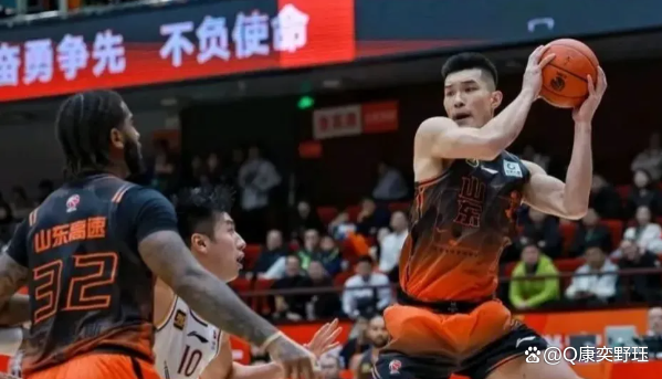 关于CBA常规赛集结日走向成谜，山东男篮战术微调，球迷炸锅，轮换策略成焦点的信息